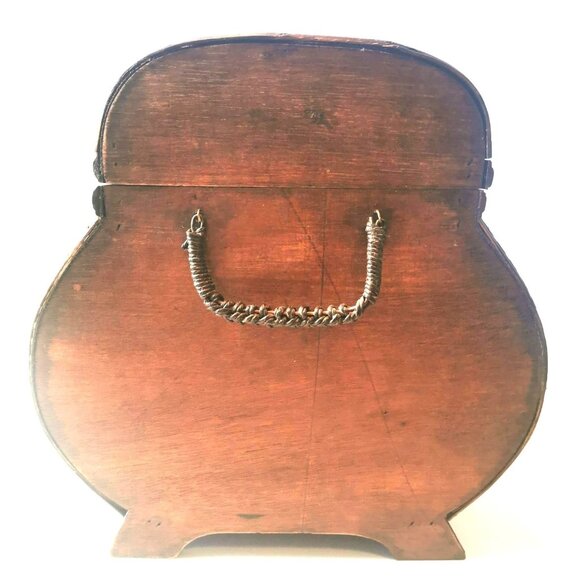 Storage Chest / Display Chest Vintage Wicker Clasp Closure - Picture 4 of 13